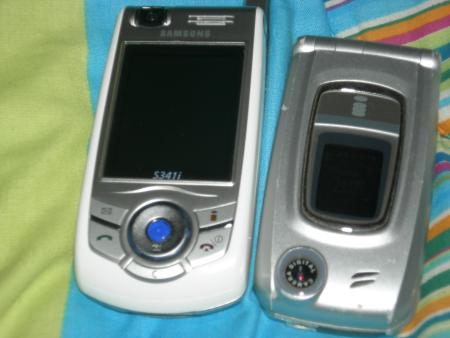 Nos portable a moi et lora !! le mieu c le mien lool !! il nouvo ossi !!